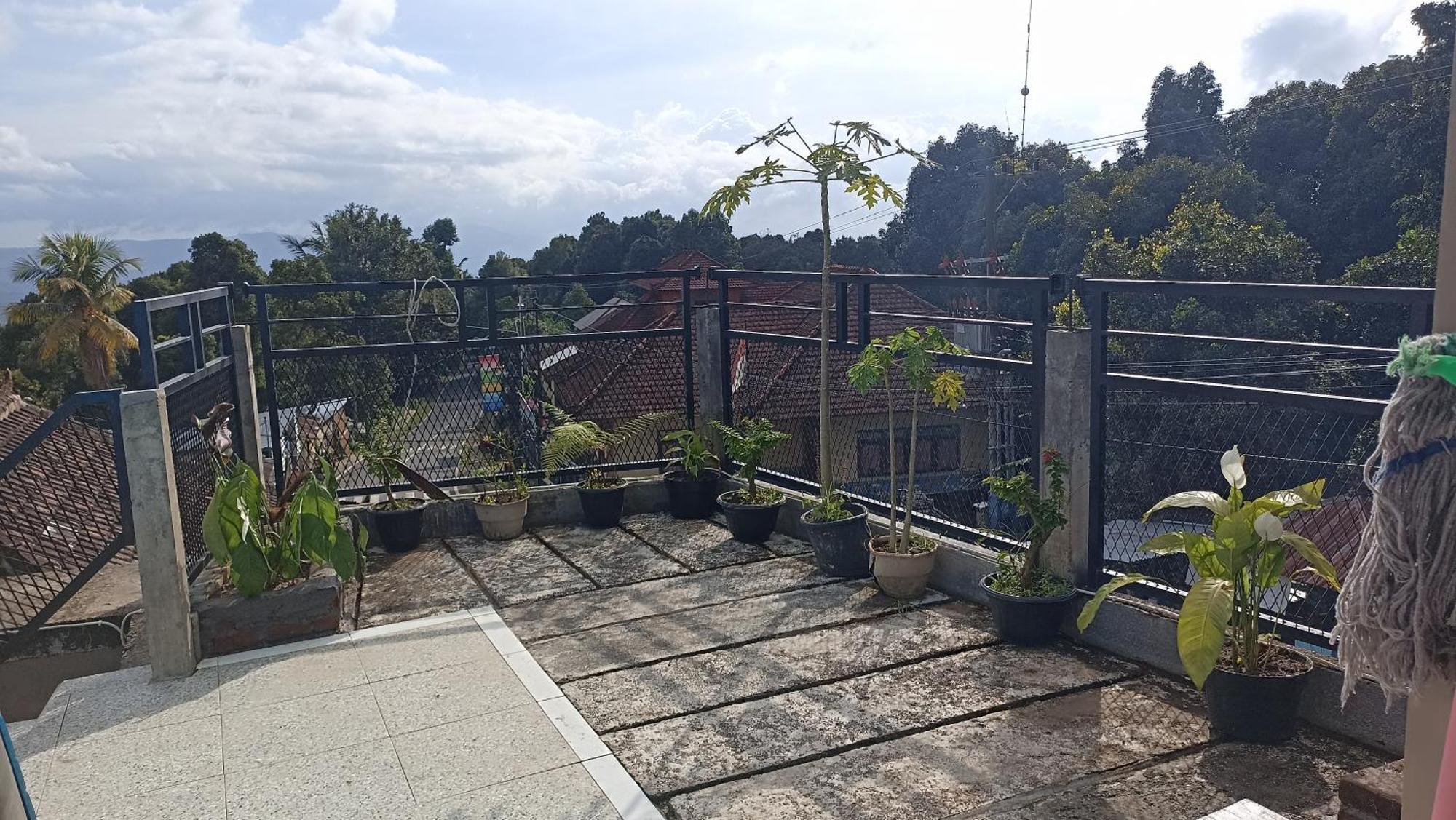Puri Pilihani Hostel Munduk Exteriör bild