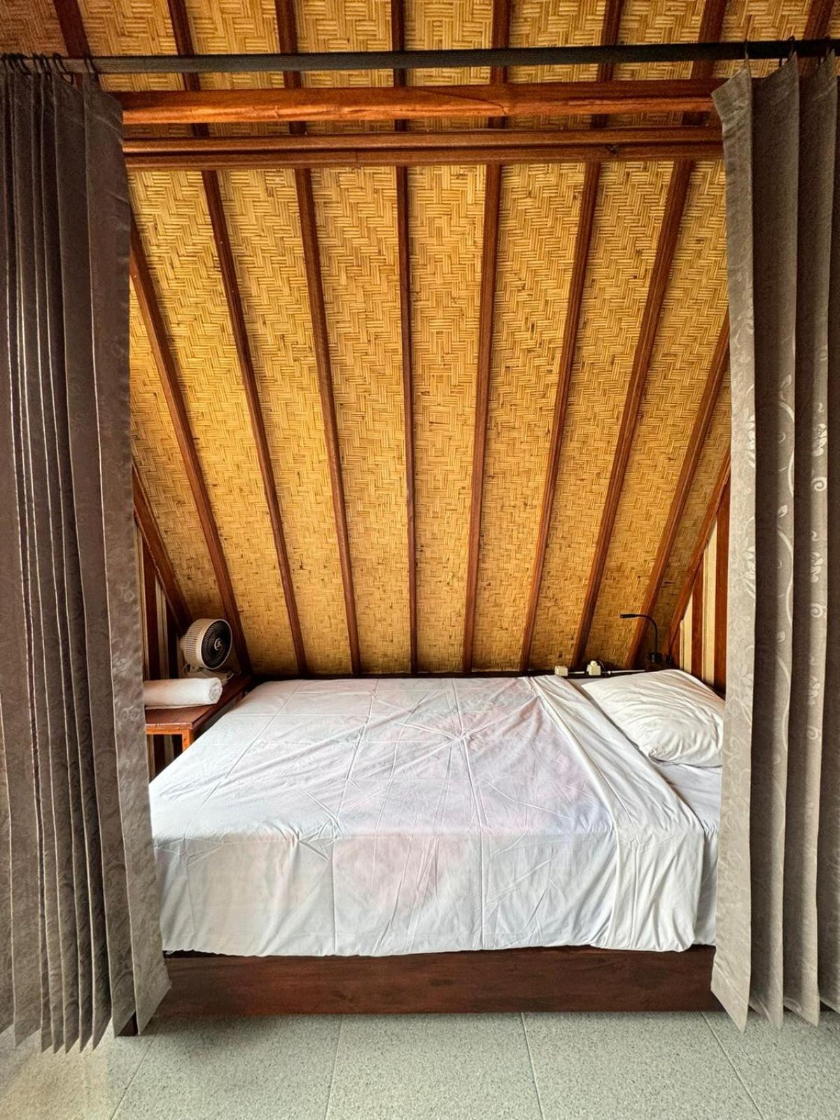 Puri Pilihani Hostel Munduk Rum bild