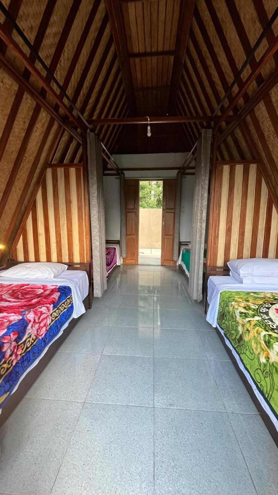 Puri Pilihani Hostel Munduk Exteriör bild